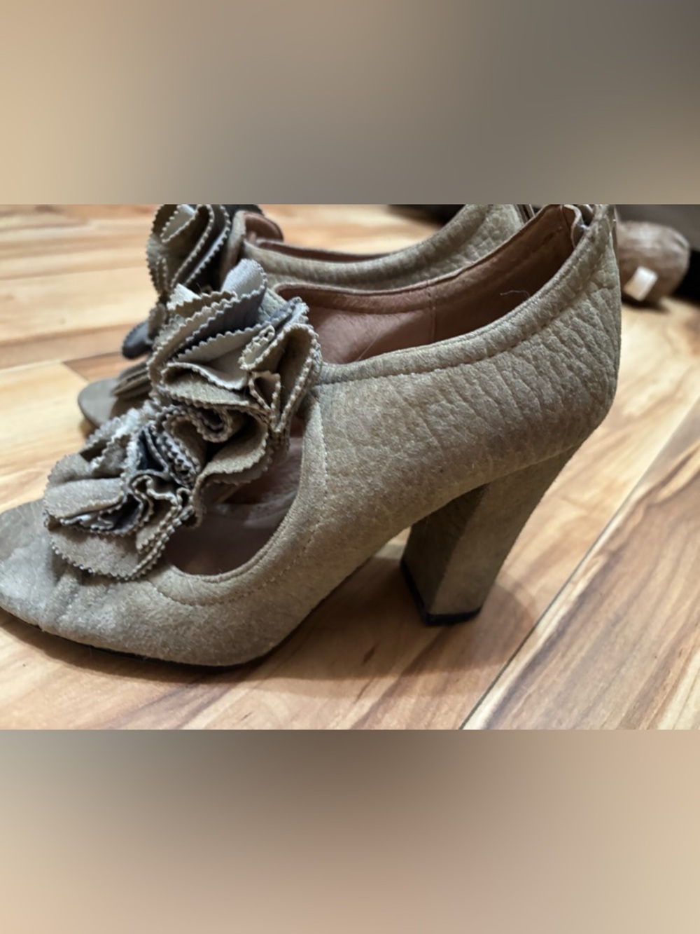 Miss Albright Taupe Suede Floral Ruffle Peep-Toe Heels 6